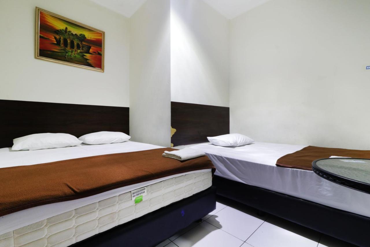 Bantal Guling Pasar Baru Hotel Bandung Exterior photo