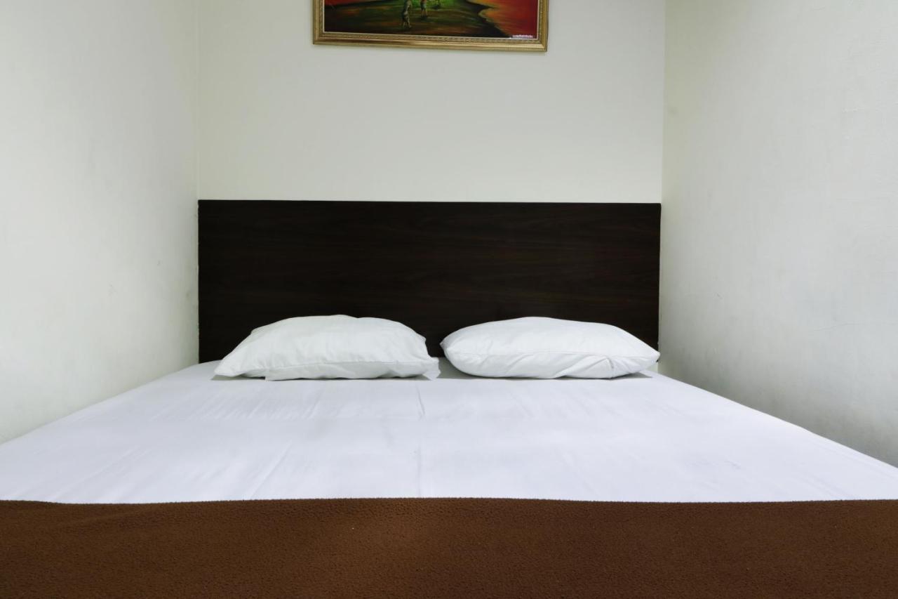 Bantal Guling Pasar Baru Hotel Bandung Exterior photo