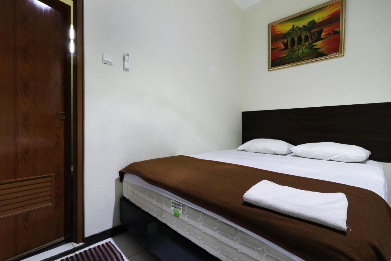 Bantal Guling Pasar Baru Hotel Bandung Exterior photo