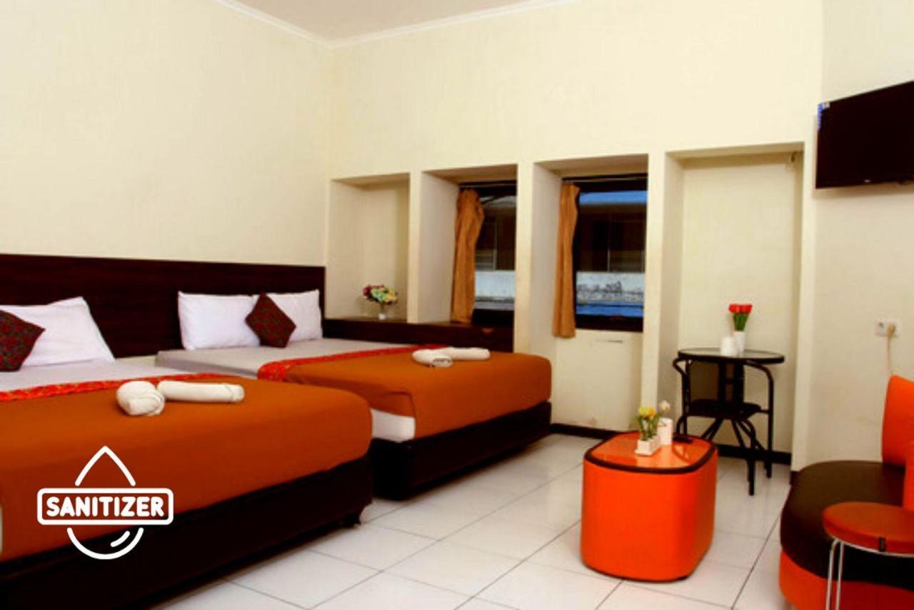 Bantal Guling Pasar Baru Hotel Bandung Exterior photo